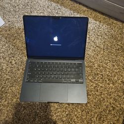 MacBook Air 13.6 Inch A2681