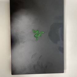 Razer Blade 15 Base Gaming Laptop 2021: Intel Core i7-10750H 6 Core, 16GB

