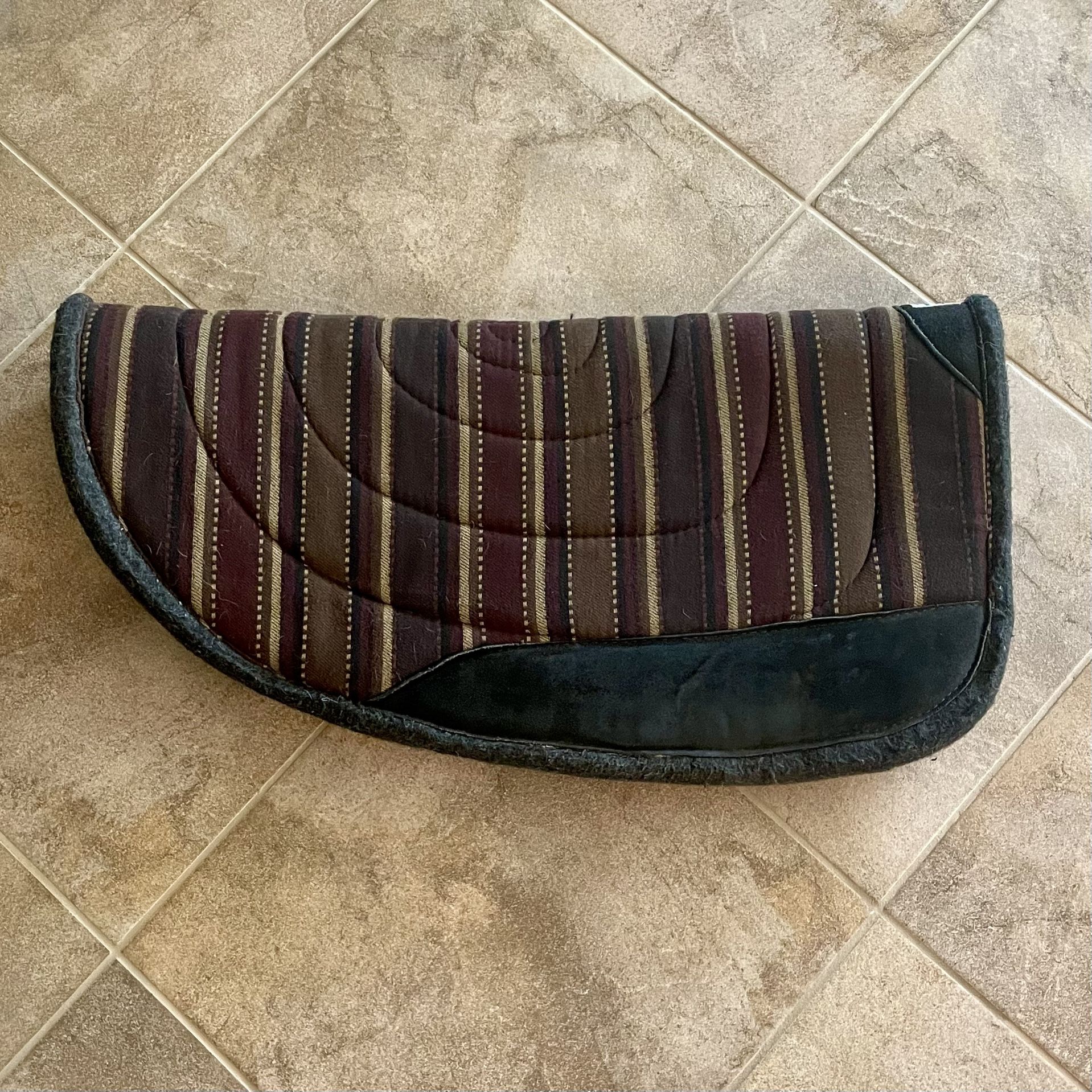 Diamond Wool Contoured Saddle Pad