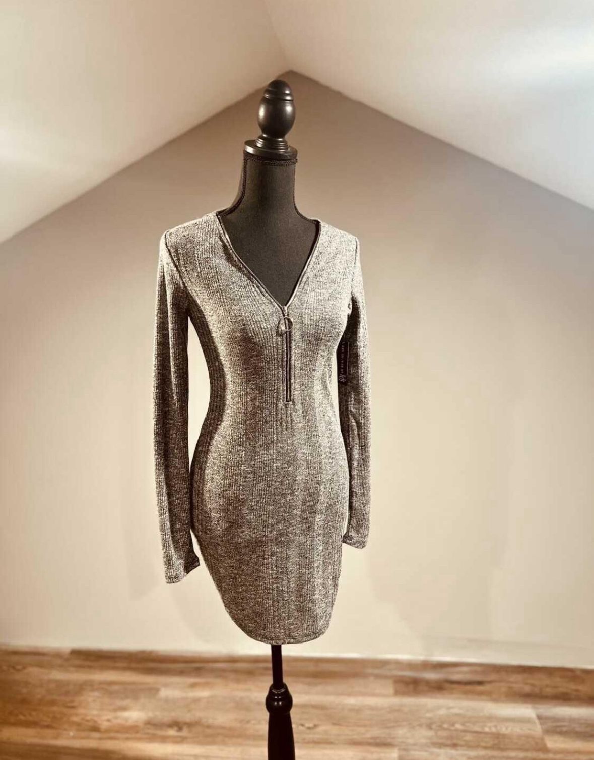 New Small Gray Long Sleeve Dress
