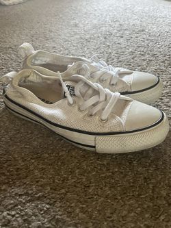 Converse (Women Size 7)