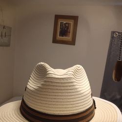 Sombrero de palma en buenas condiciones