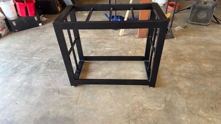 very sturdy terrarium stand