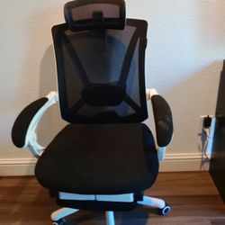 Gaming Chair With Headrest 