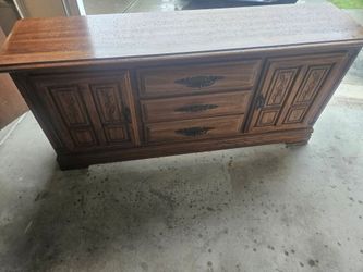 Dresser