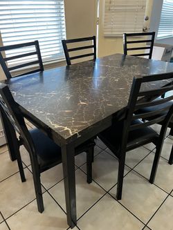 Dining table set