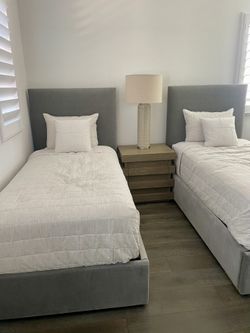 Restoration Hardware RH  Bedroom Set 2 Aireloom Mattresses And Twin Size Lawson Bed 