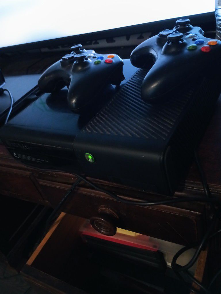 Xbox 360 With Kinect And Games