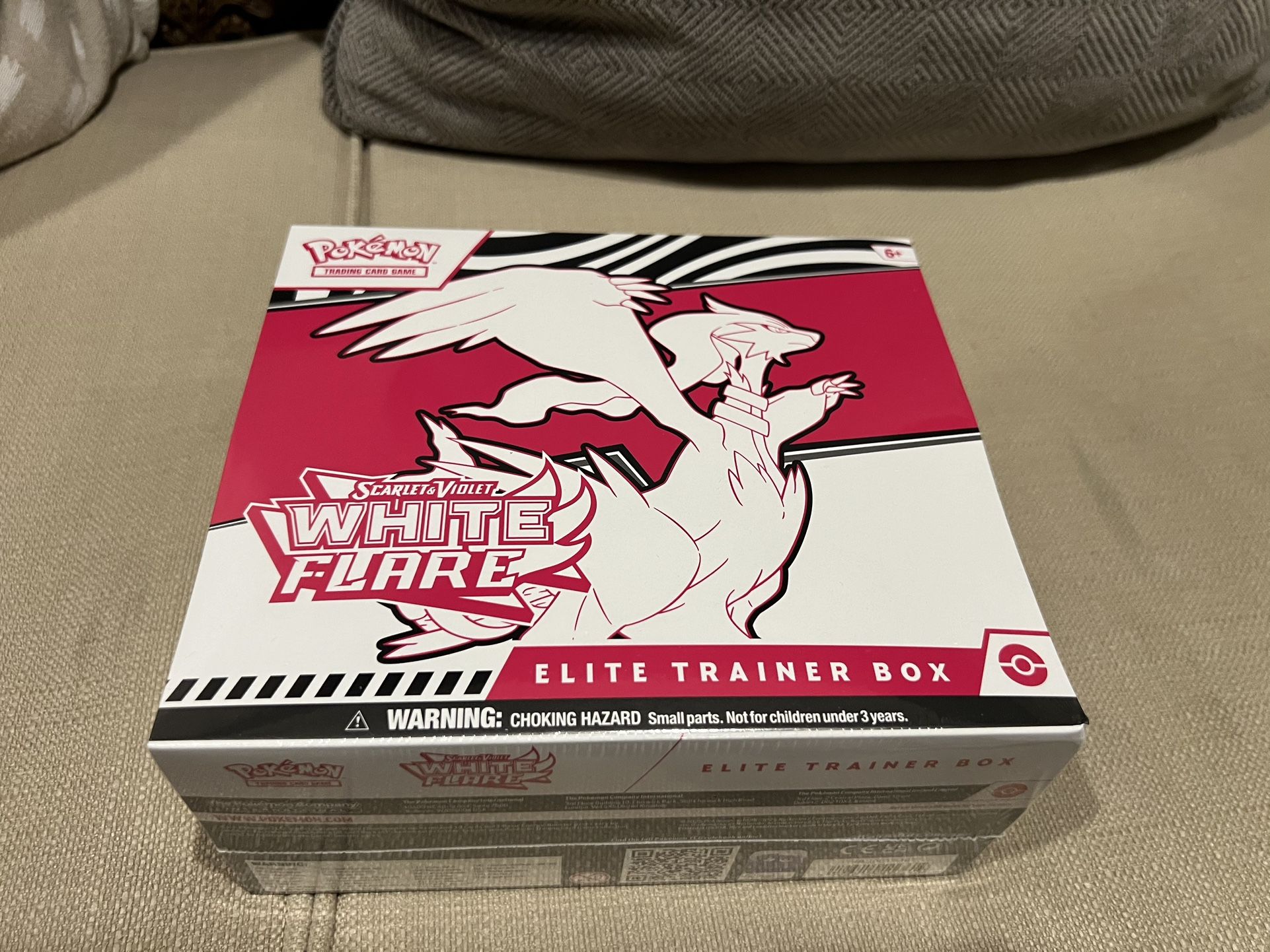 Pokemon White Flare ETB