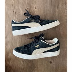 Size 4.5 Kids Suede Puma Classics