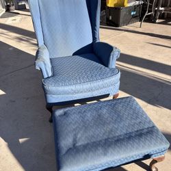 ANTIQUE SOFA CHAIR FREEEEE 