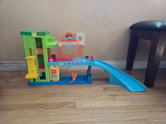 Little people carwash toy