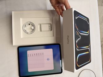 Apple iPad Pro 11 M5 with Box and Accessories