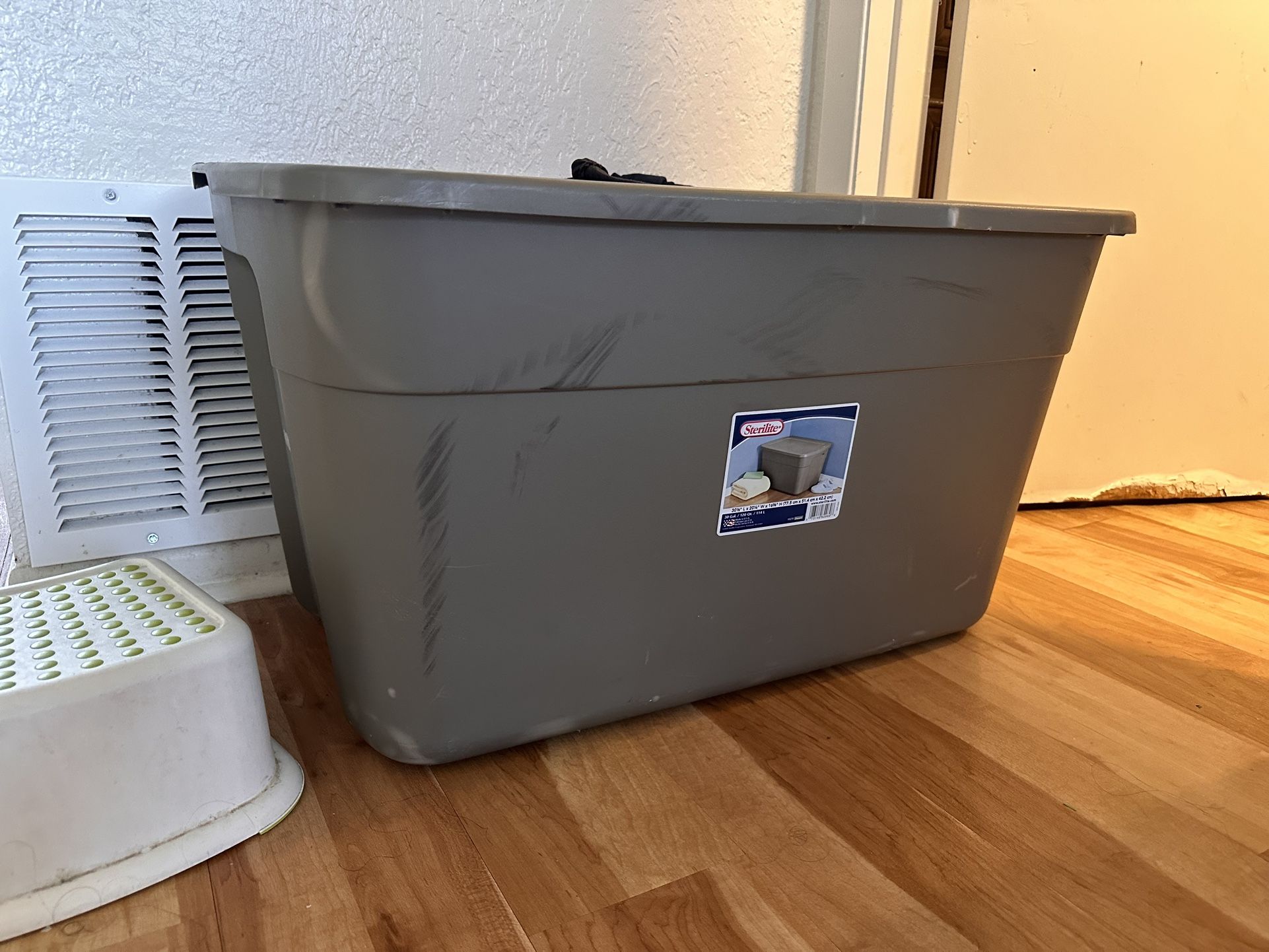 13 Gal Storage Containers With Lid