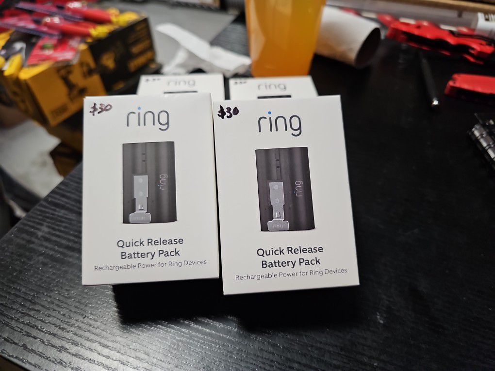 Ring
Quick Release Rechargeable Battery Pack