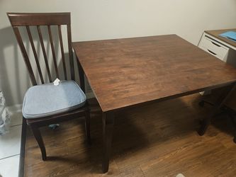Dining Table + 4 Chairs