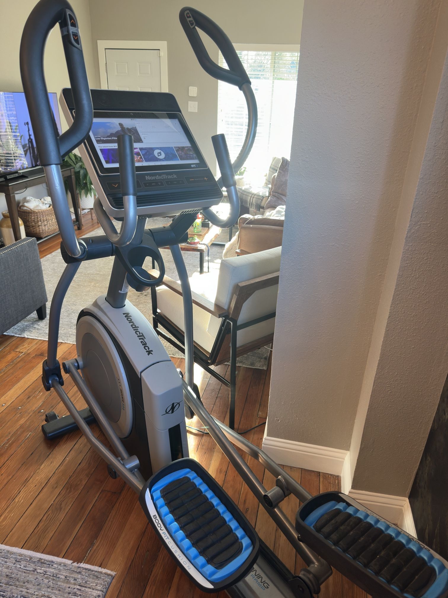 Nordic track Commercial 14.9 Elliptical