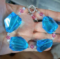 Artisan crafted blue glass bead bracelet