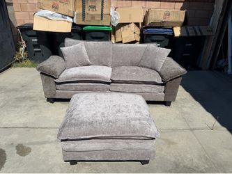 Love sofa and ottoman