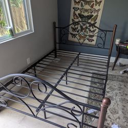 Queen Size Metal Bed Frame 