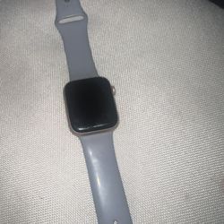 Apple Watch Series 4 (GPS + Cellular, 44MM)