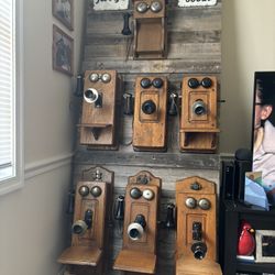 Antique Phones And Display 