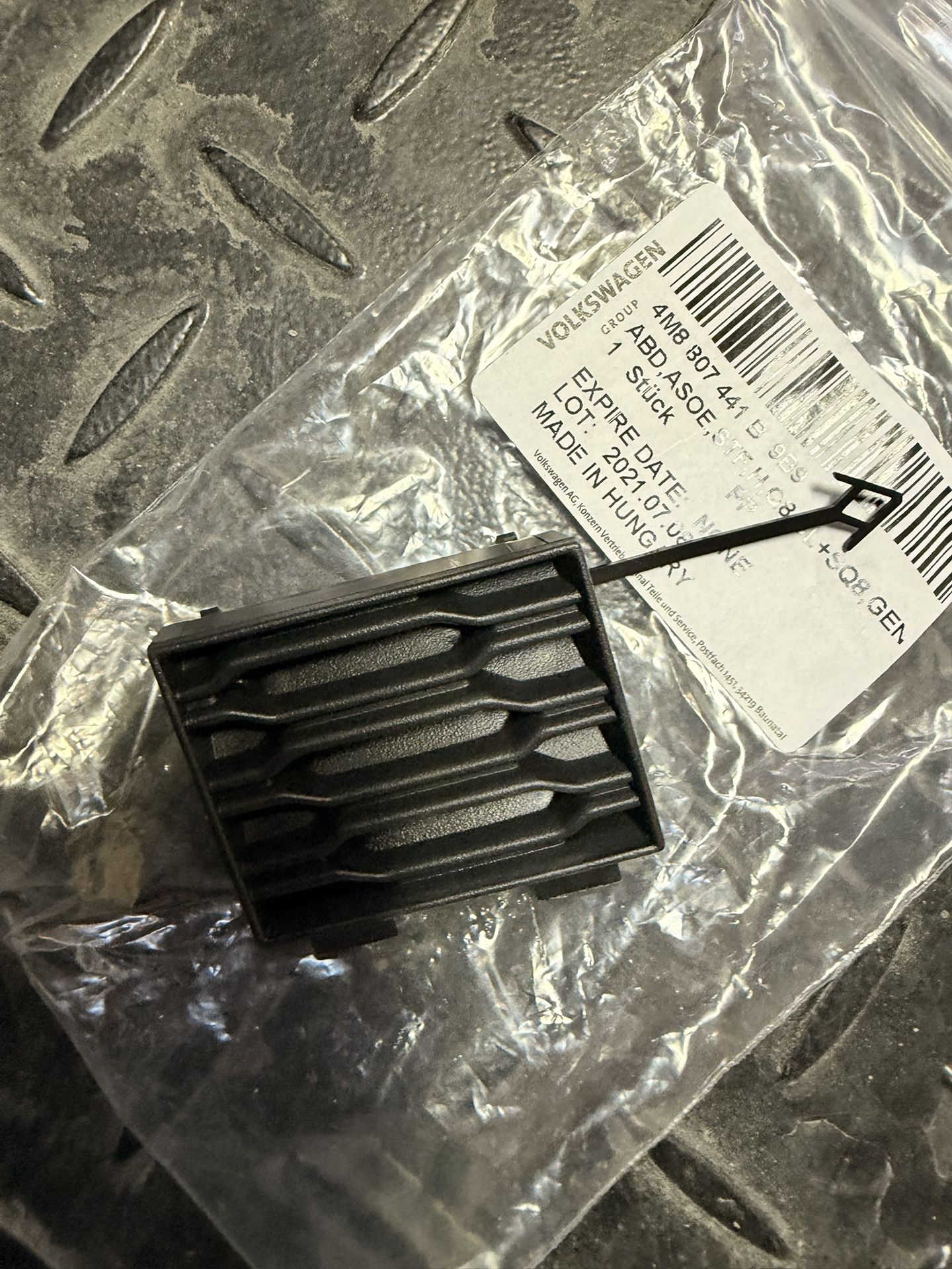 2019-23 Audi Q8 Rear Bumper Tow Hook 