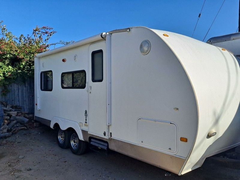 Photo 2009 Skyline Aljo Travel Trailer 23 Feet.