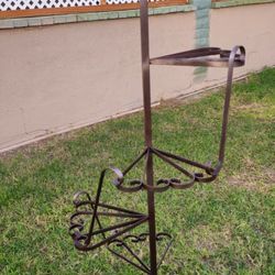 **Beatiful Wrought-iron Spiral Plant Stand **