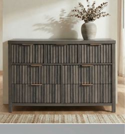 Hi I have a new in the box dresser . My son didn’t like it and I want to avoid the hassle of returning it since it’s heavy