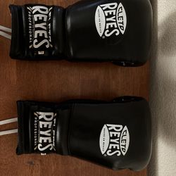 Cleto Reyes Boxing Gloves 16oz 