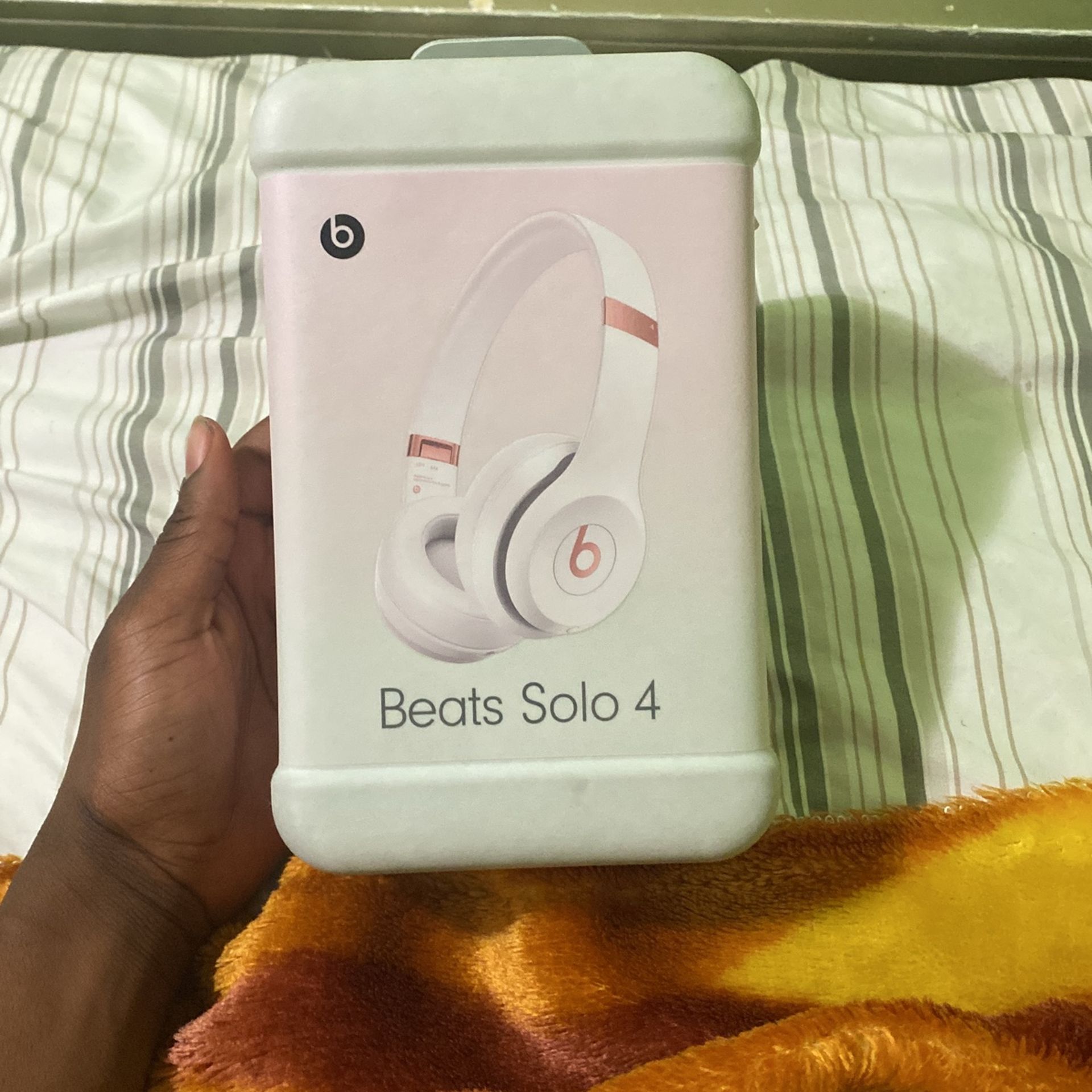 Beats Solo 4 Cloud Pink