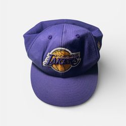 Adidas Los Angeles Lakers Fitted Hat | Size 7 1/8–7 1/4 | NBA Basketball Cap