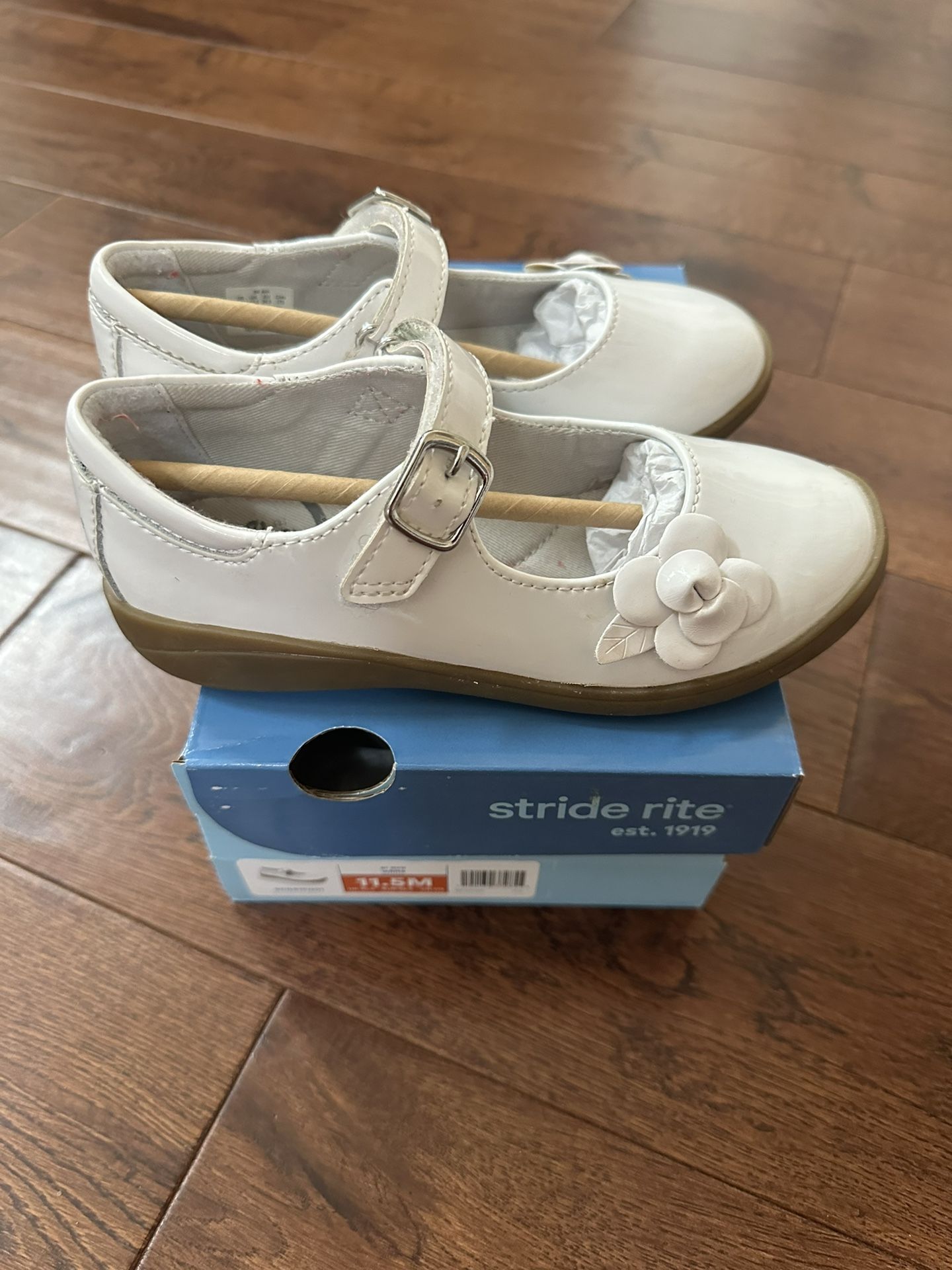 Girl’s flats