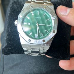 Watch With Green Besil 