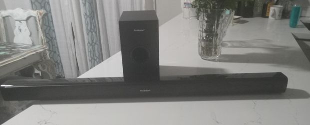 Brookstone Bluetooth Soundbar And Subwolfer