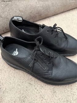 Dr. Martens Black Leather Zip Shoes women’s size 10