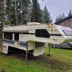 1988 Lance Camper S/C 11'3"