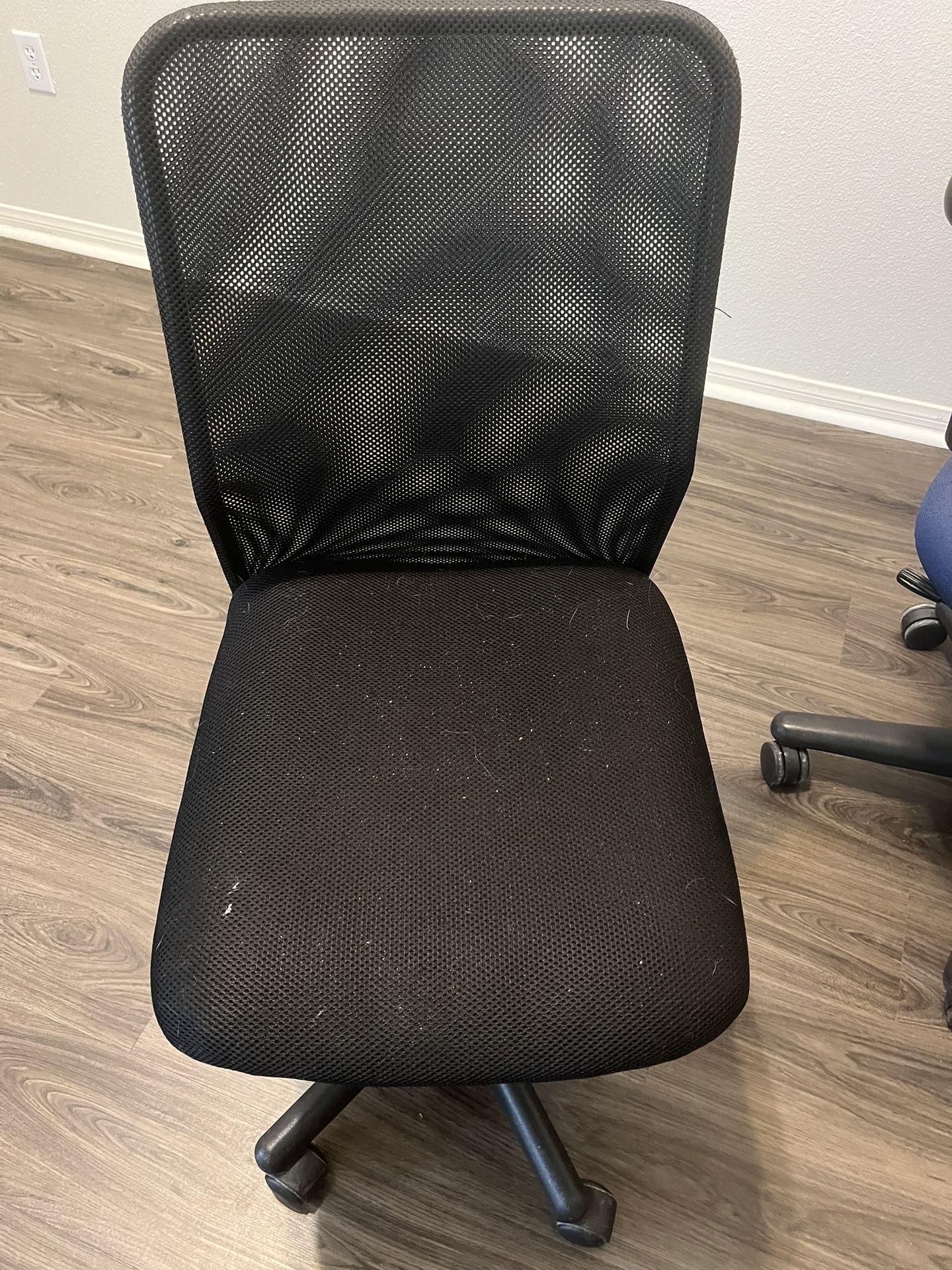 Black Adjustable Office Chair
