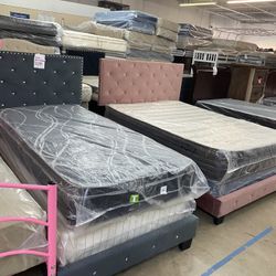 Twin Bed W Mattress 