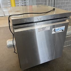 27" Undercounter Refrigerator