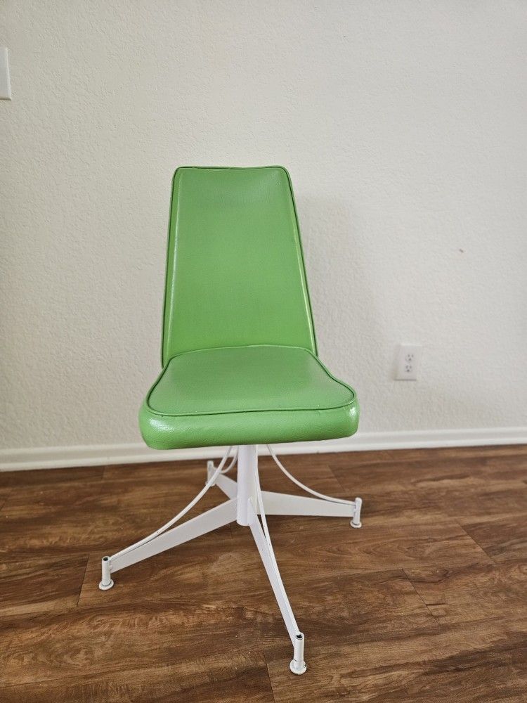 Vibrant Green Desk Chair