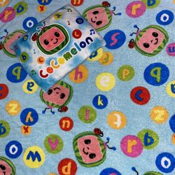 Small Blanket & Pillow Coco melon 