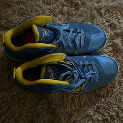 LeBron James exclusive can’t get them no more and no box size 13