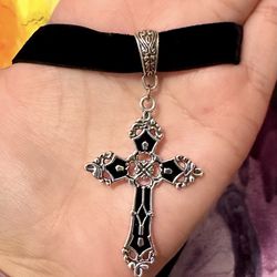 Gothic Cross Pendant On A Adjustable Black Velvet Choker Necklace Silver Cross