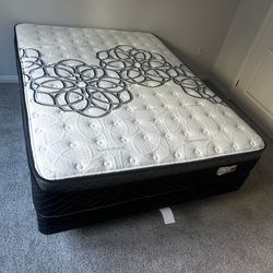 Queen Size Mattress Pillow Top 12”     New Mattress.     We Offer Same Day Delivery.    Twin - Full - Queen - King    Available.   ☎️📞(213)713-74-89