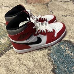 Jordan 1 Chicago “Lost and Found” Size 11