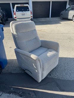 Recliner Curbside