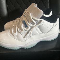 Jordan 11 Low Legend Blue