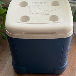 Igloo 60 Quart Rolling Cooler